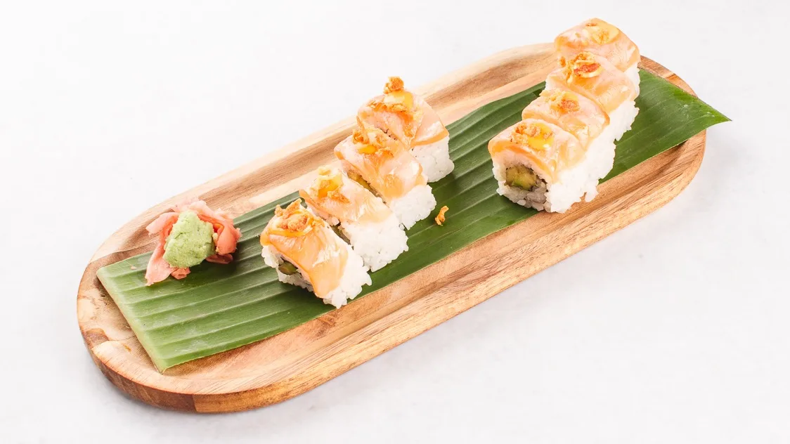 Spicy losos uramaki (8 kosov)