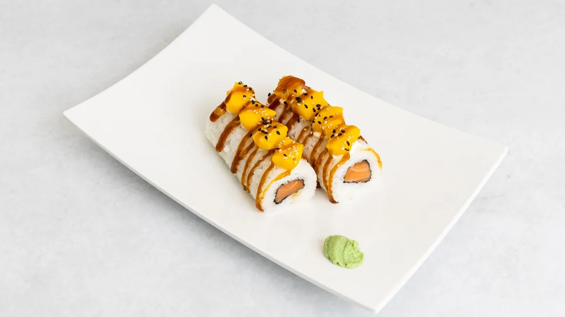 Uramaki z mangom in lososm (8 kosov)