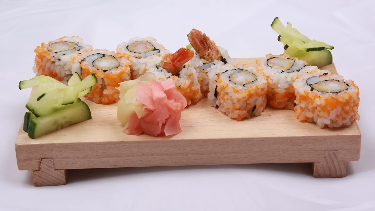 EBI TOBIKKO URAMAKI