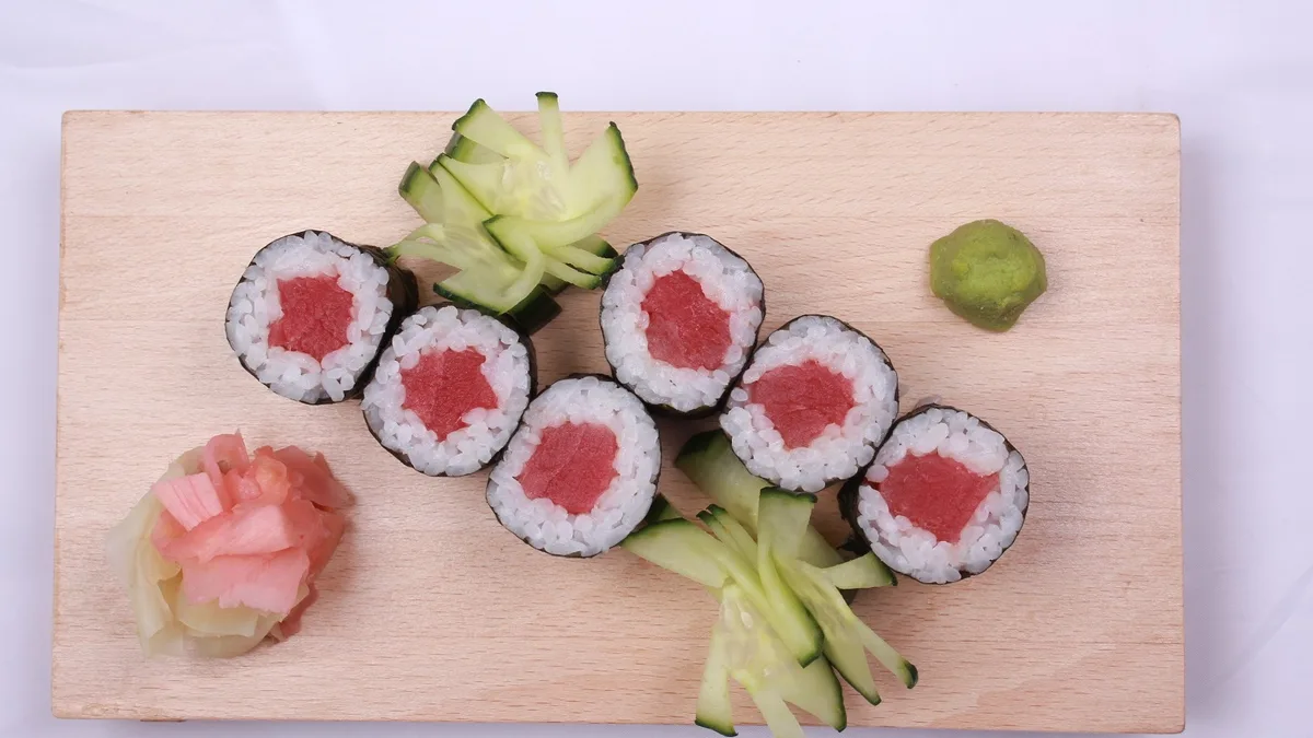 MAGURO HOSOMAKI