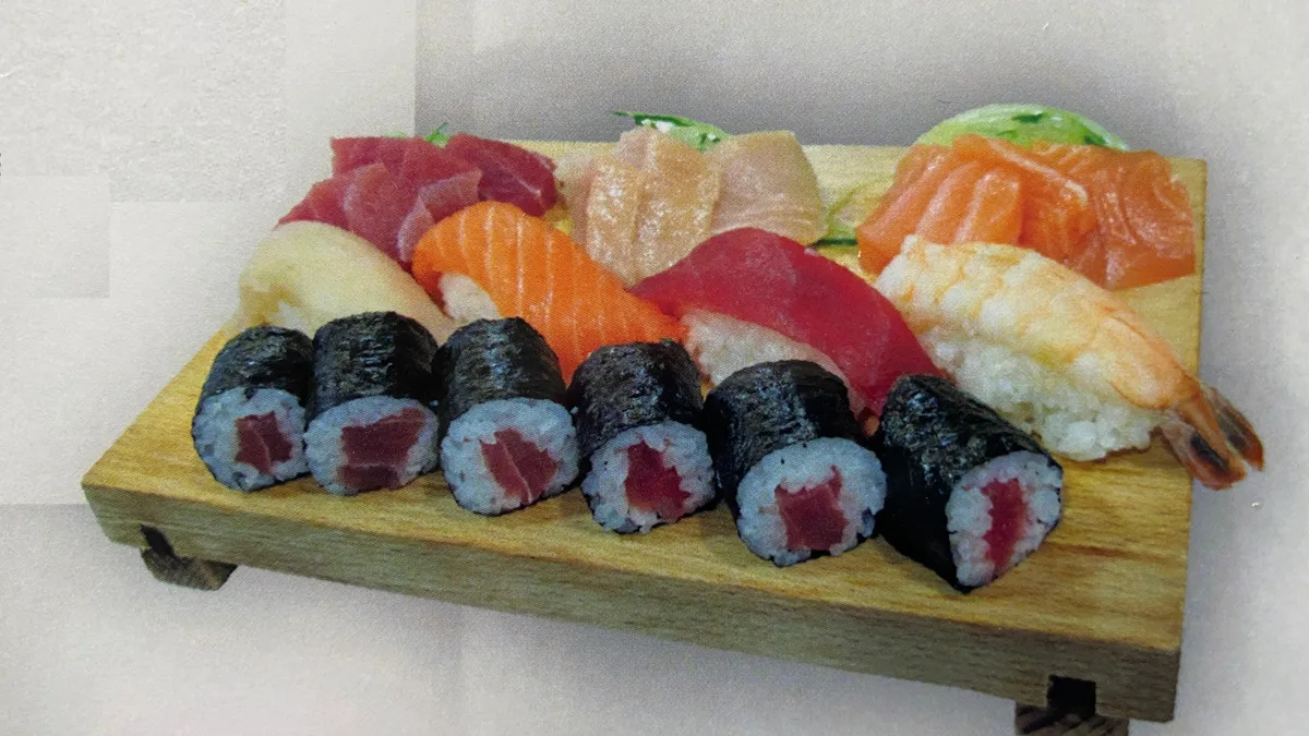 SUSHI ÉS SASHIMI SET