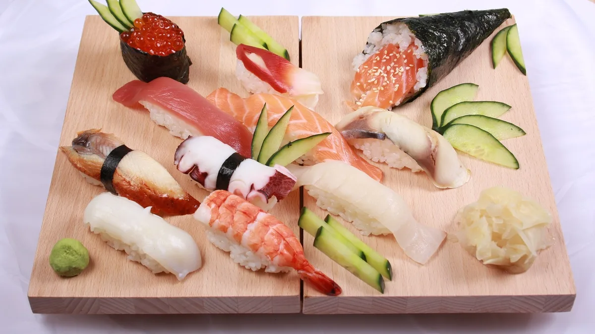 TOKUYO SUSHI SET