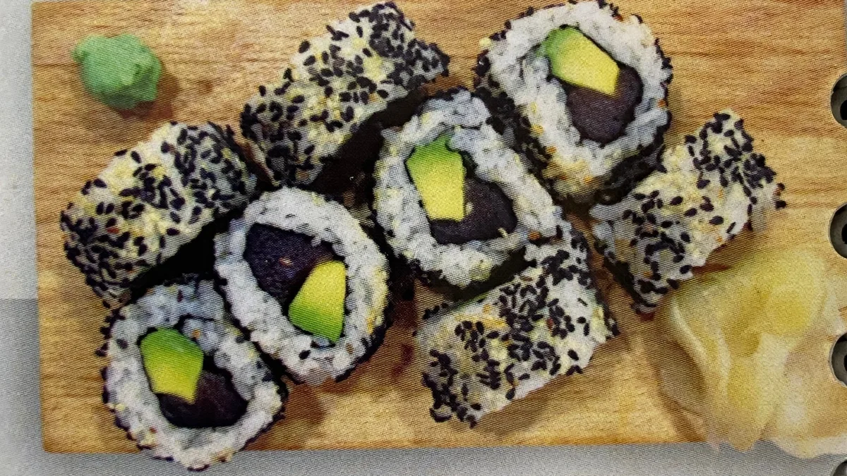 TUNA-AVOKÁDÓ URAMAKI
