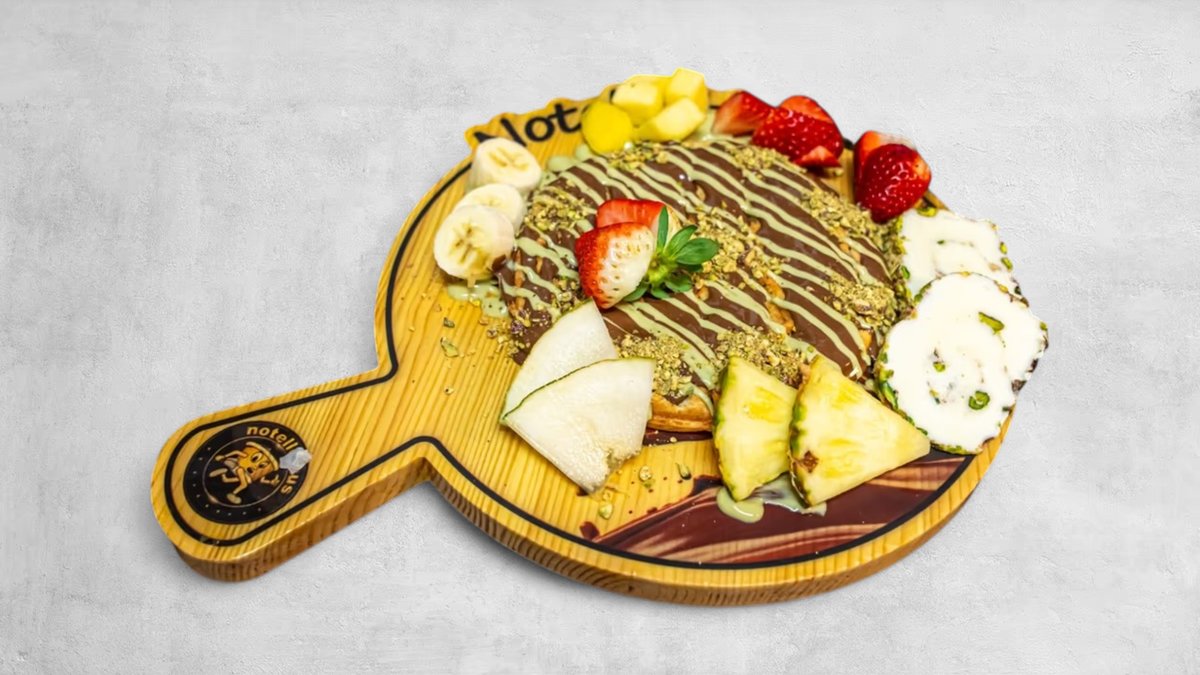 Våffla - Nutella hus (pistage, nutella, frukt and arabisk glass)