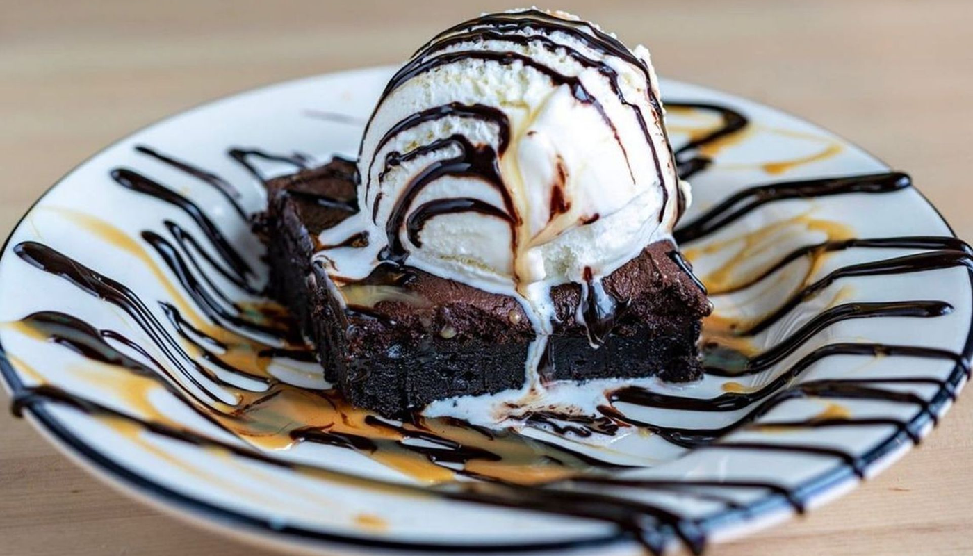 BROWNIE A LA MODE