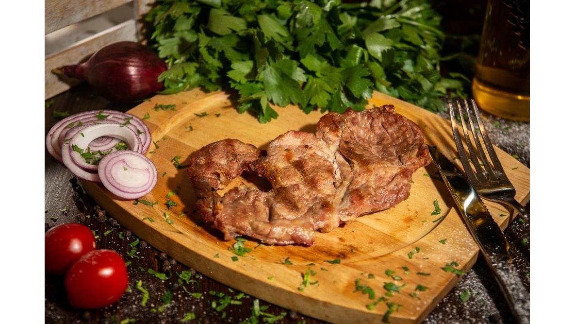Ceafă porc romaneasca