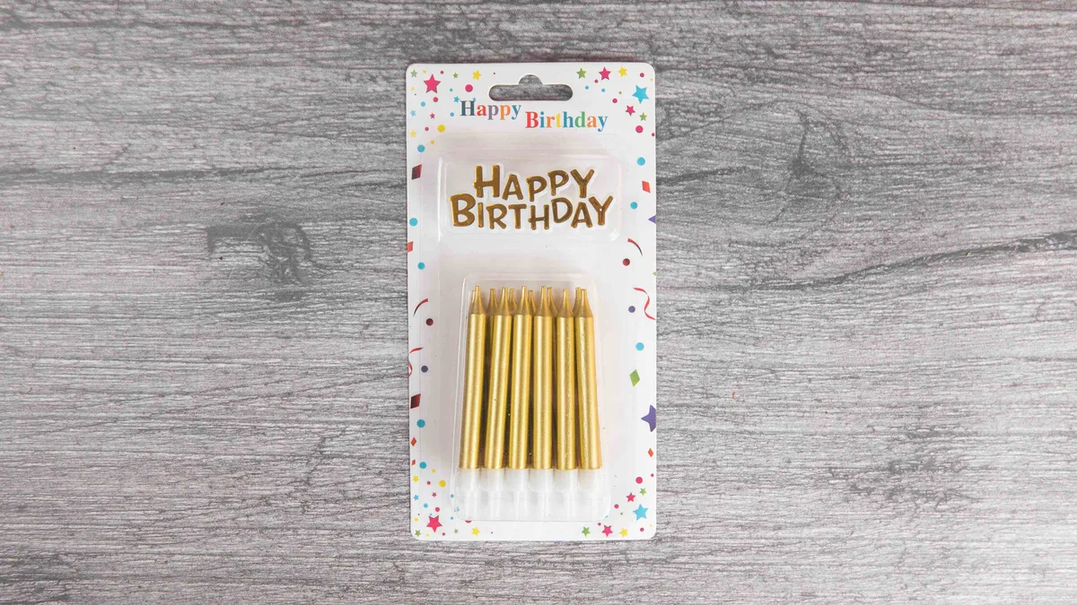Κεράκια με Happy Birthday