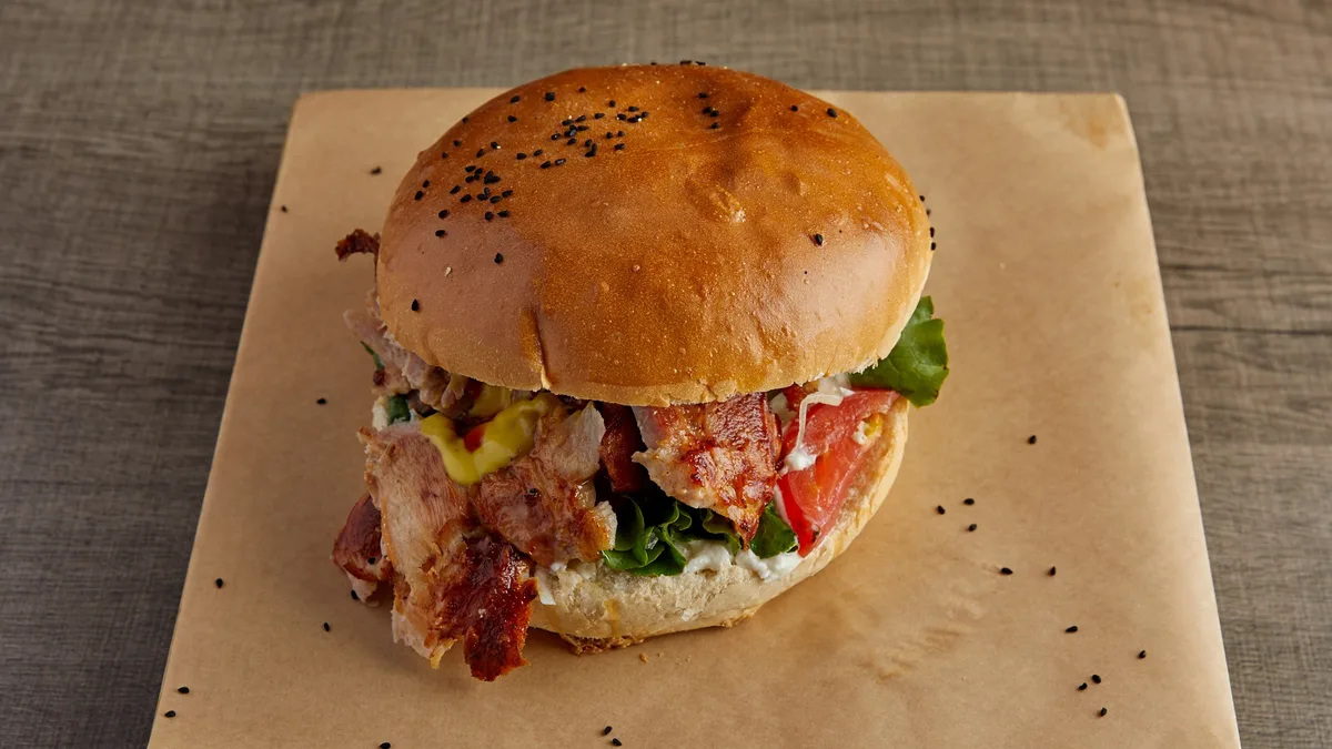 Burger Κοντοσούβλι Γύρος Κοτόπουλο