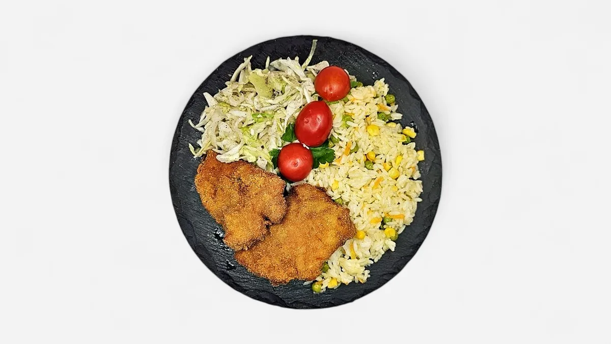 Șnițel de post cu orez și salată de varză