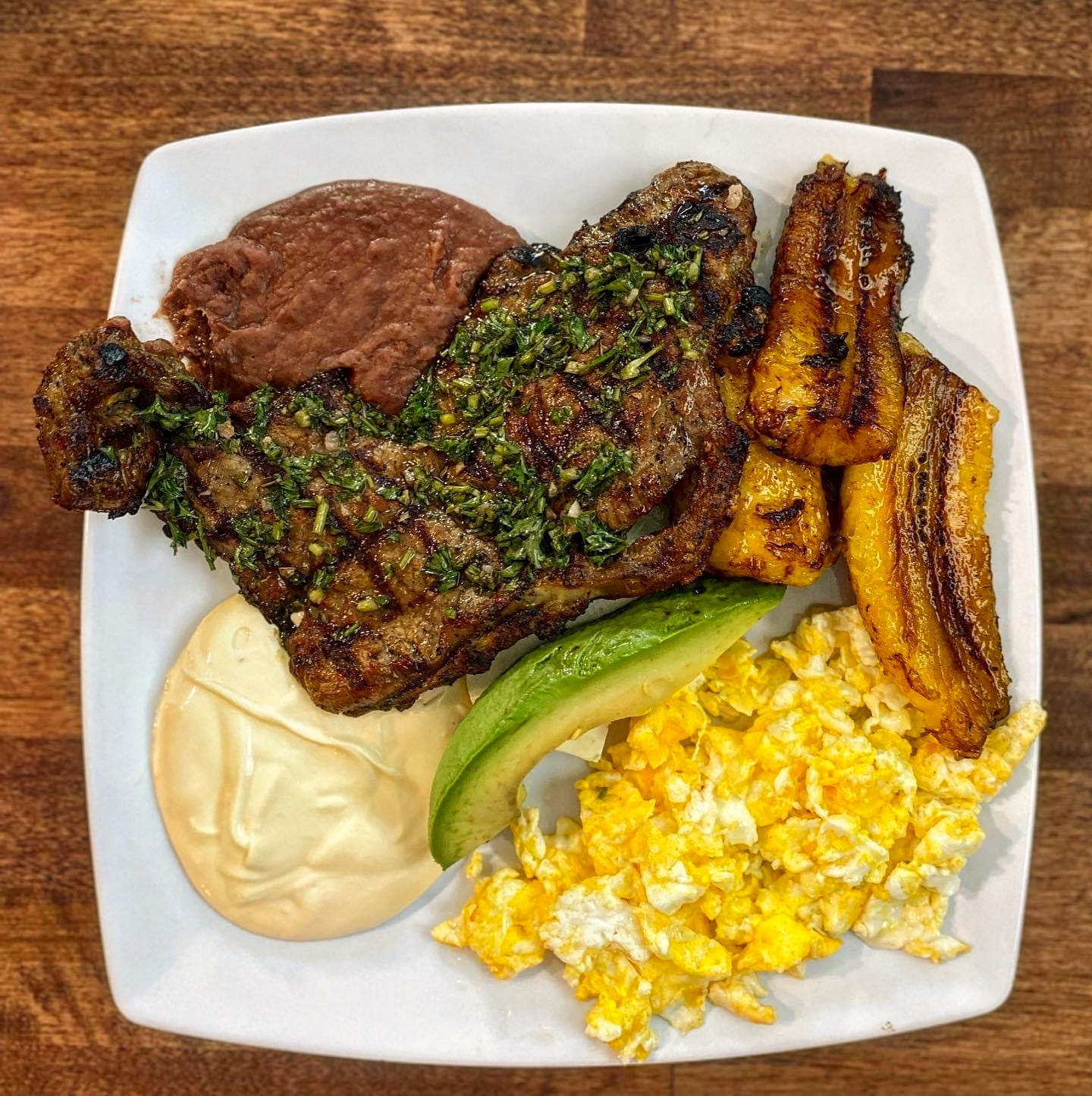 2. Desayuno carne asada