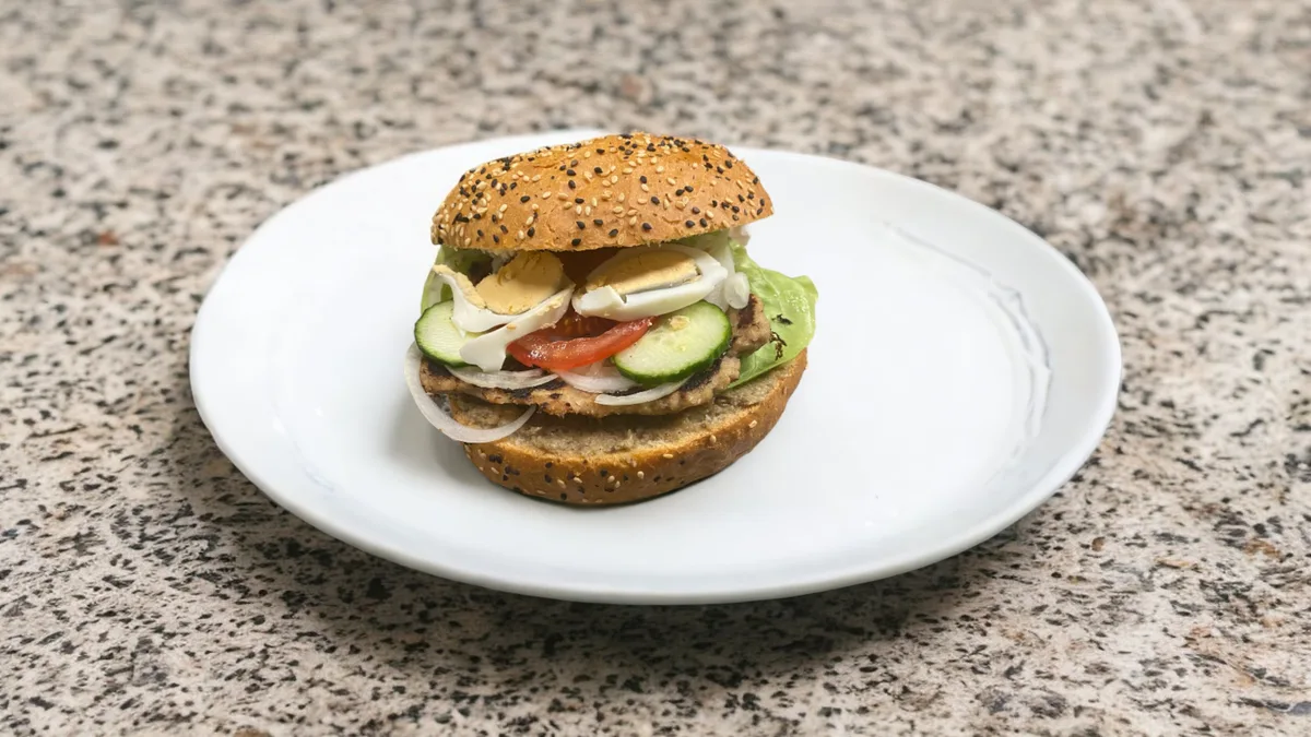 Gombás-Tojásos Hamburger