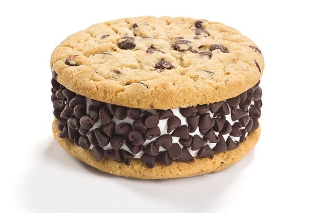 IC Sandwich - Choc. Chips