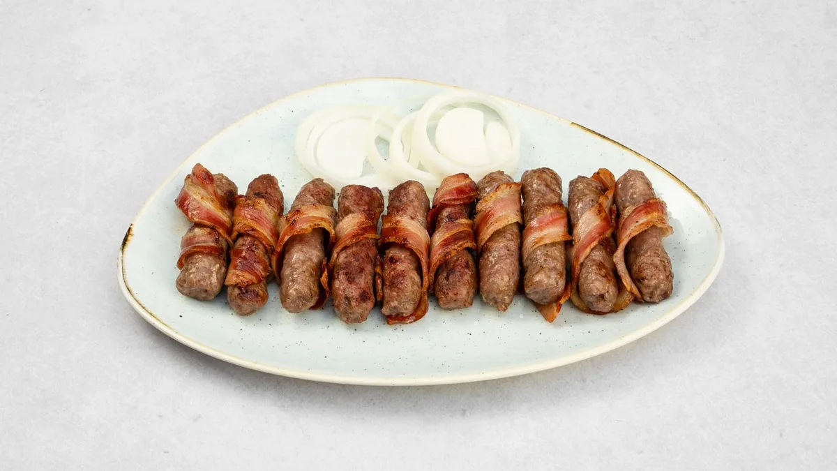 Ćevapi umotani u pancetu