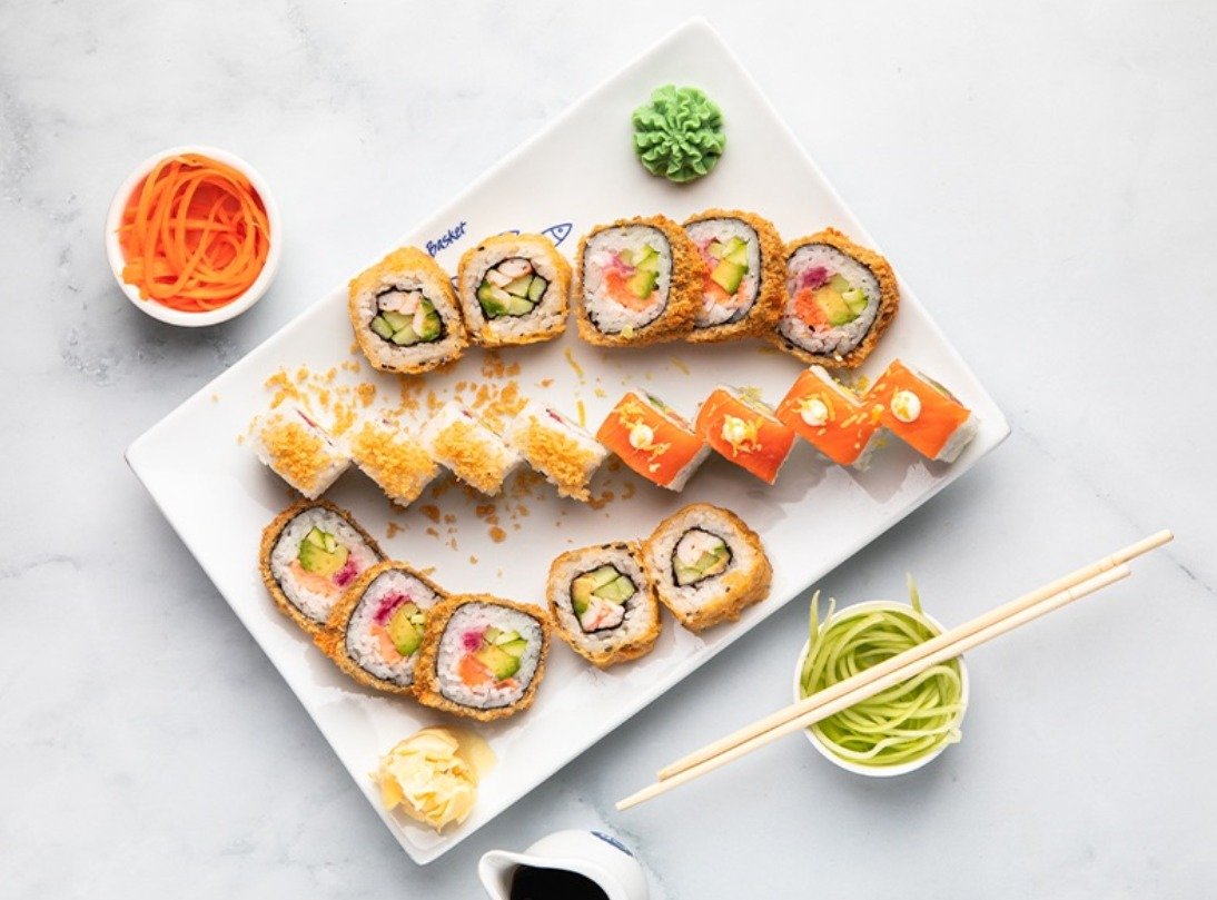 Fusion crunch sushi platter