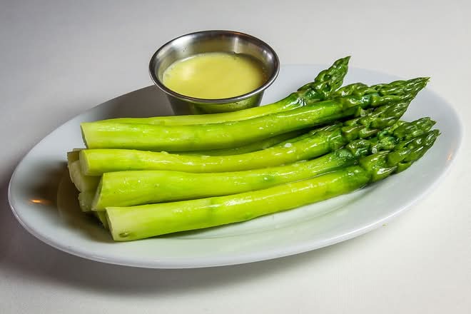 Asparagus and Hollandaise