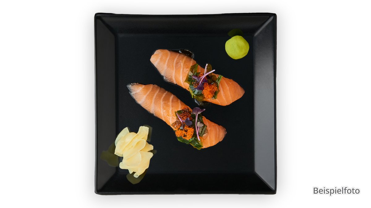 N10. Spicy Sake Nigiri