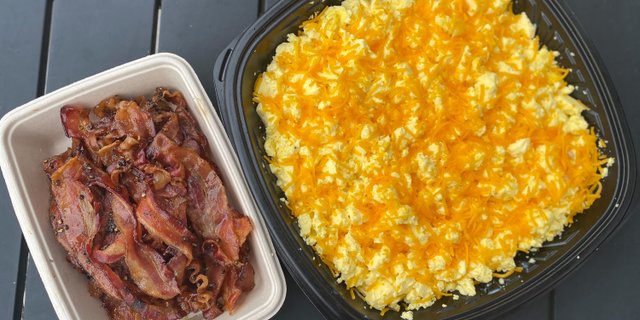 Scrambled Eggs w/ Cheese