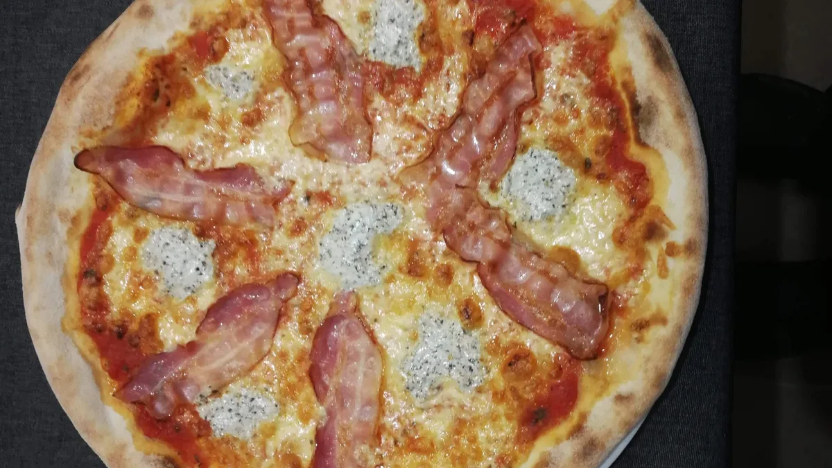 PIZZA DELLA CASA