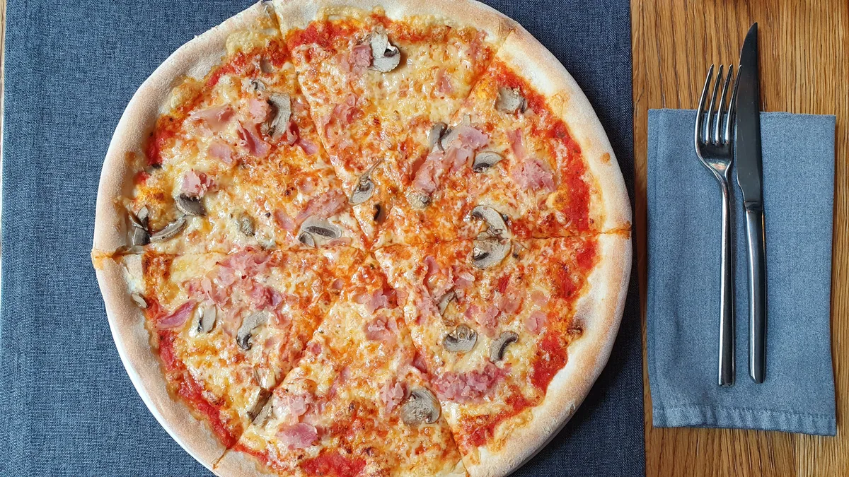 PROSCIUTTO E FUNGHI