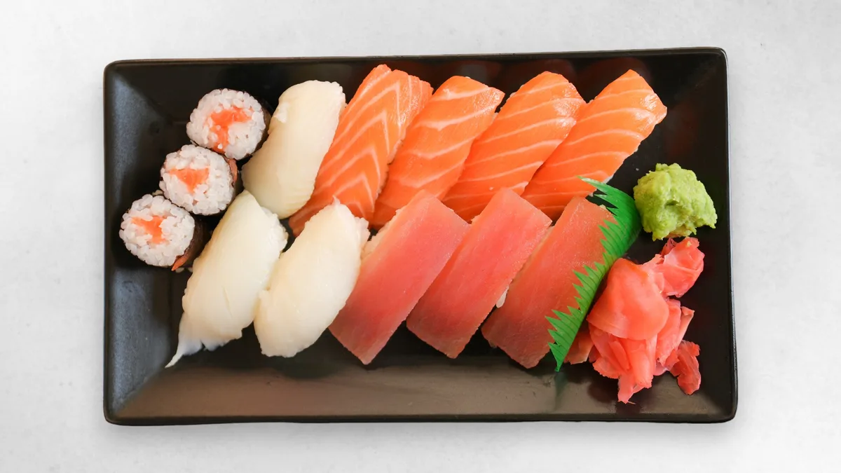 Sakura Sushi Set