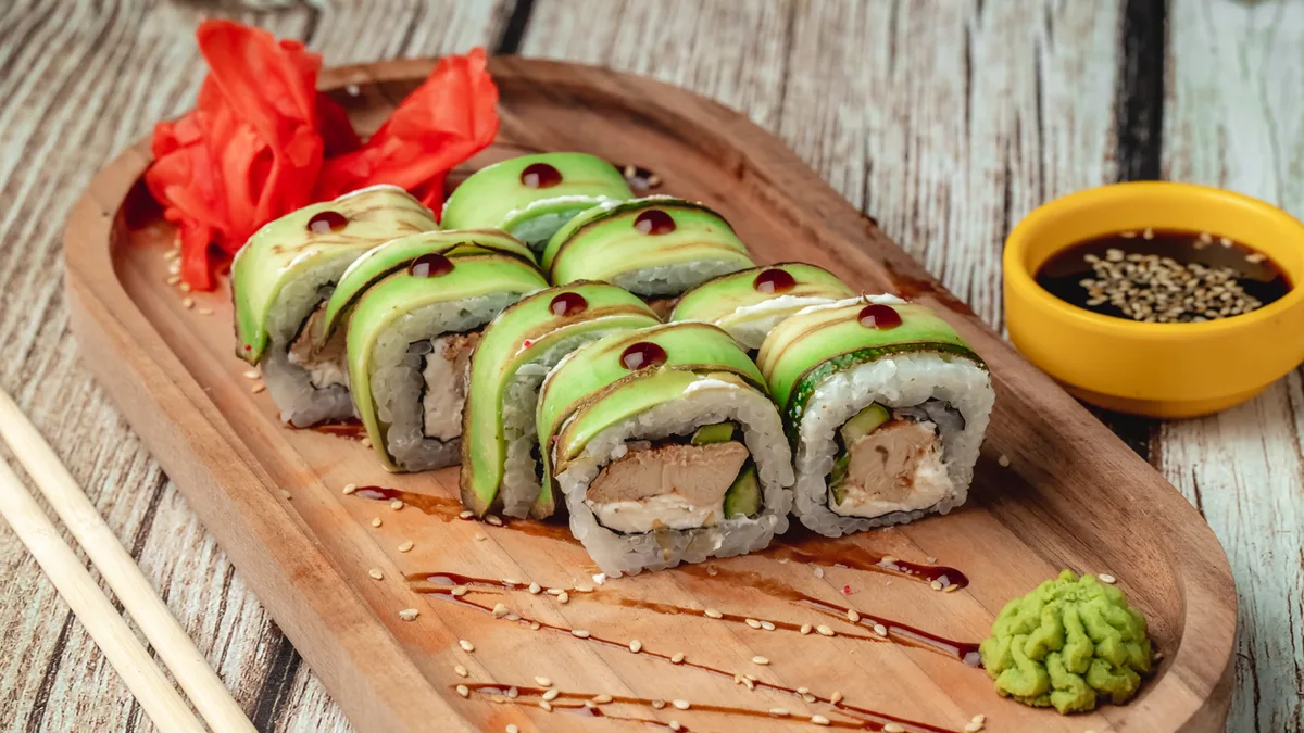 Avokado Roll (8 əd.)