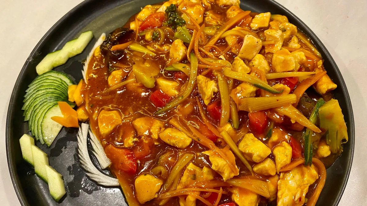 H13 GONG BAO chicken with rice