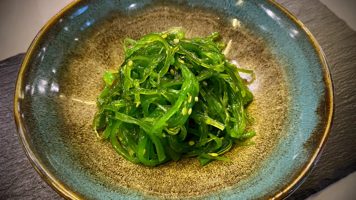 V14. Wakame