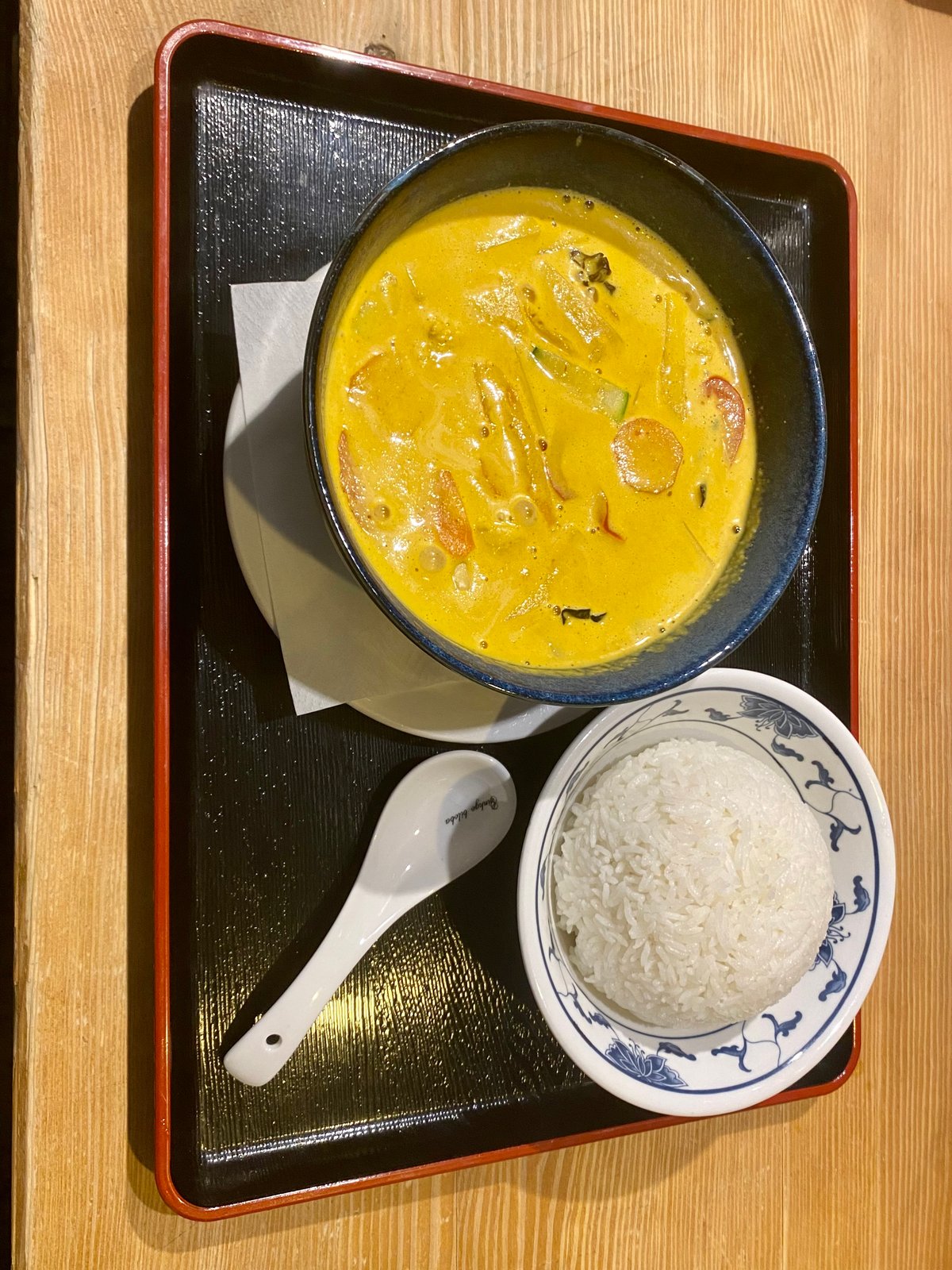 Sárga Curry Tál (kicsit fűszeres)