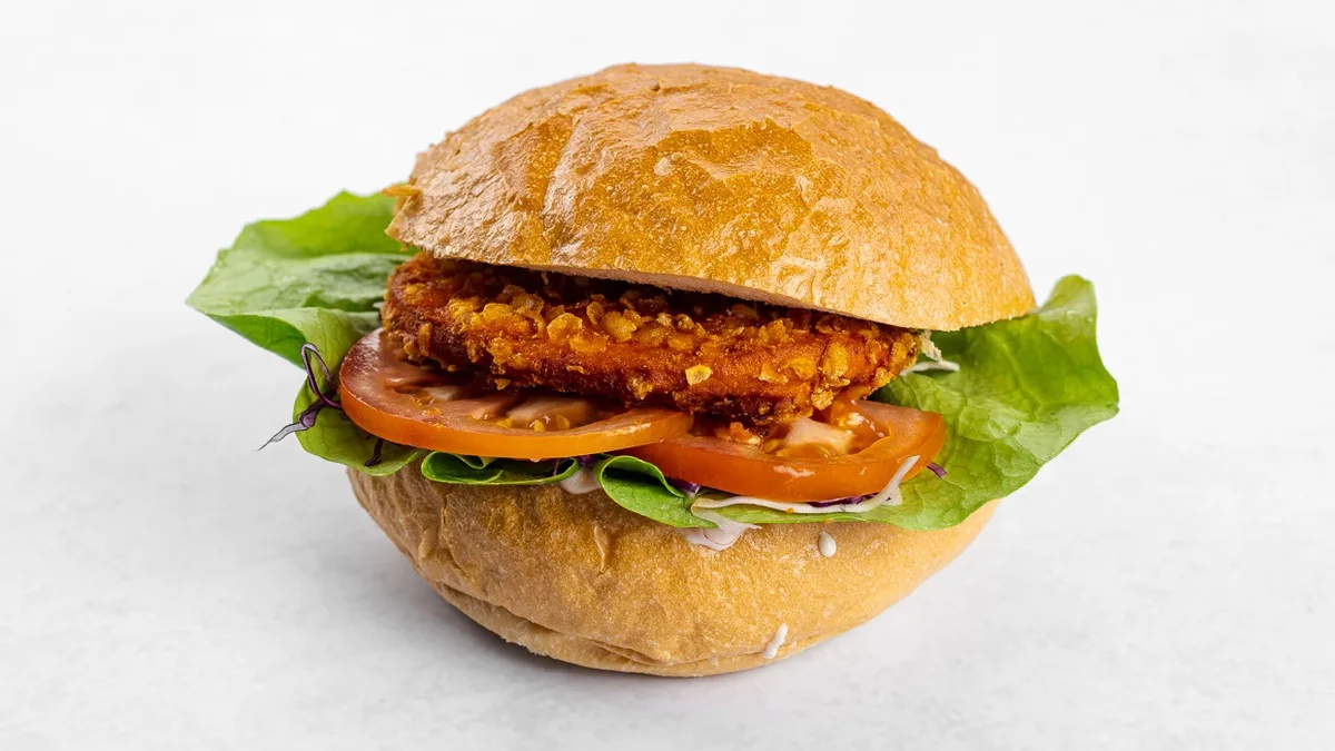 Crunchy chicken burger