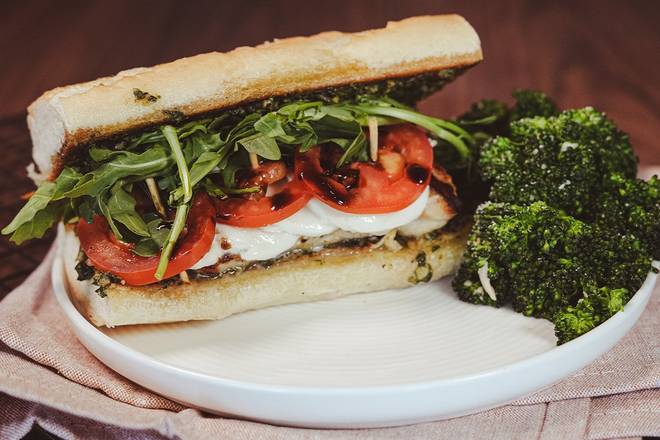 CHICKEN CAPRESE SANDWICH