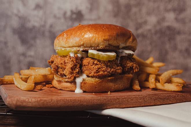 CRISPY CHICKEN SANDWICH