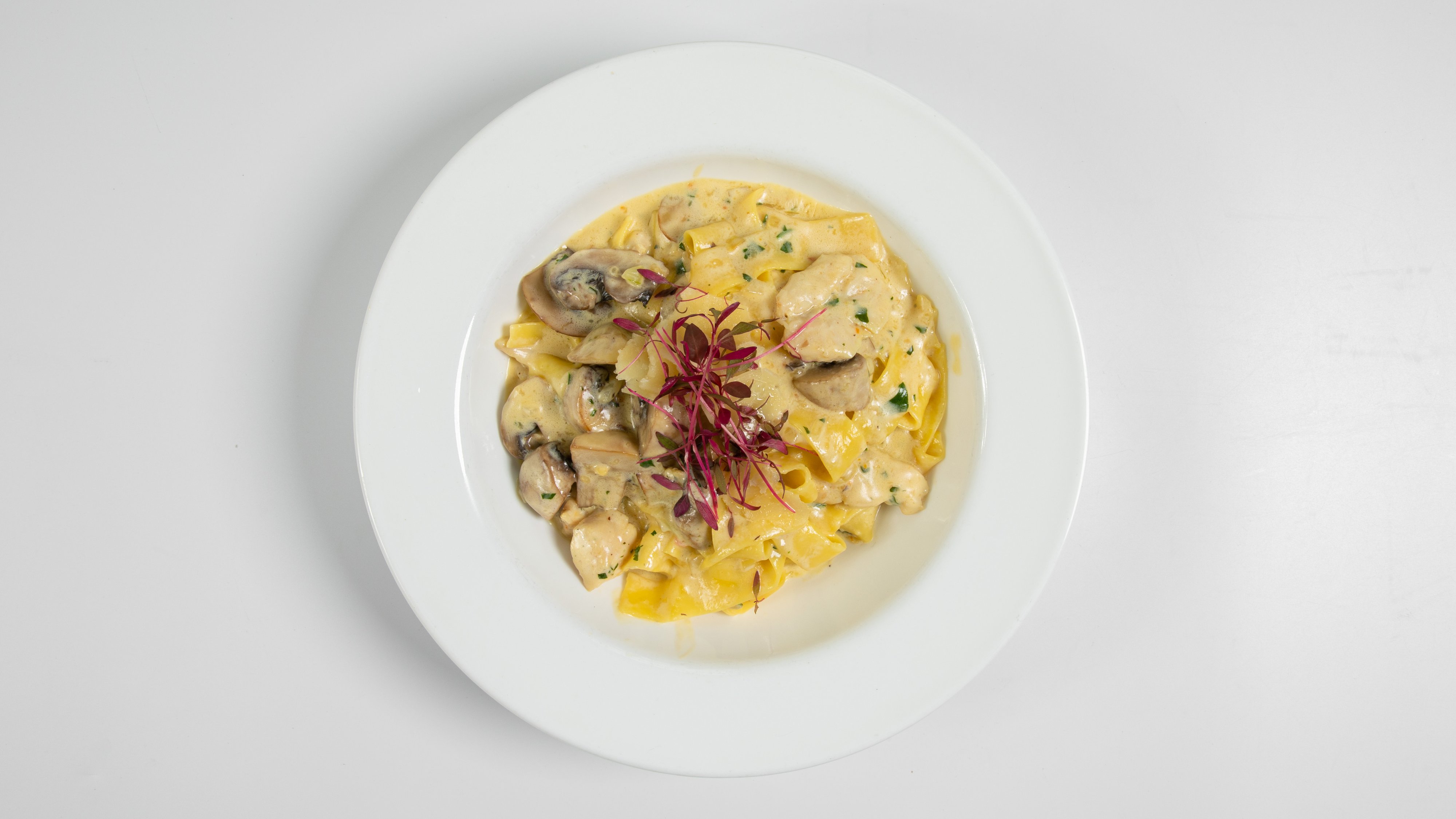 Pollo Funghi Tagliatelle