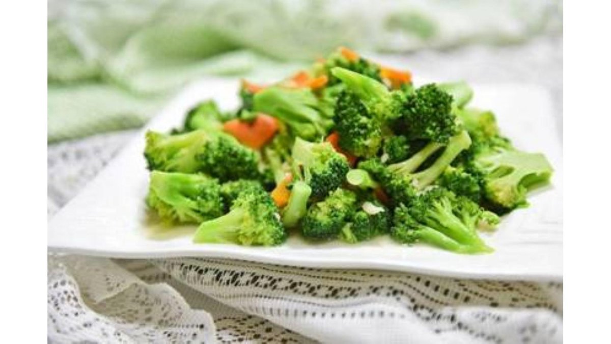 E03. Broccoli cu usturoi