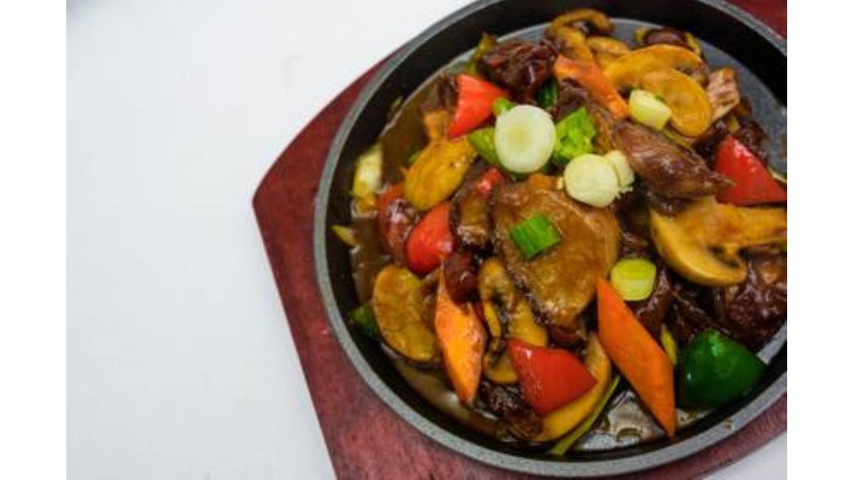 F03. Porc pe plită încinsă