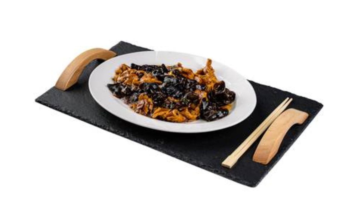 H03. Porc cu urechi de lemn