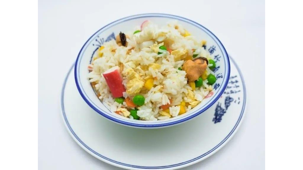 Orez cu fructe de mare / Fried rice with seafood