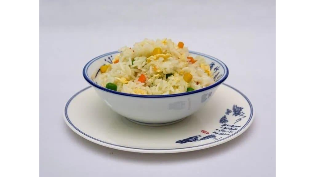 Orez cu legume /Fried rice with vegetables and egg