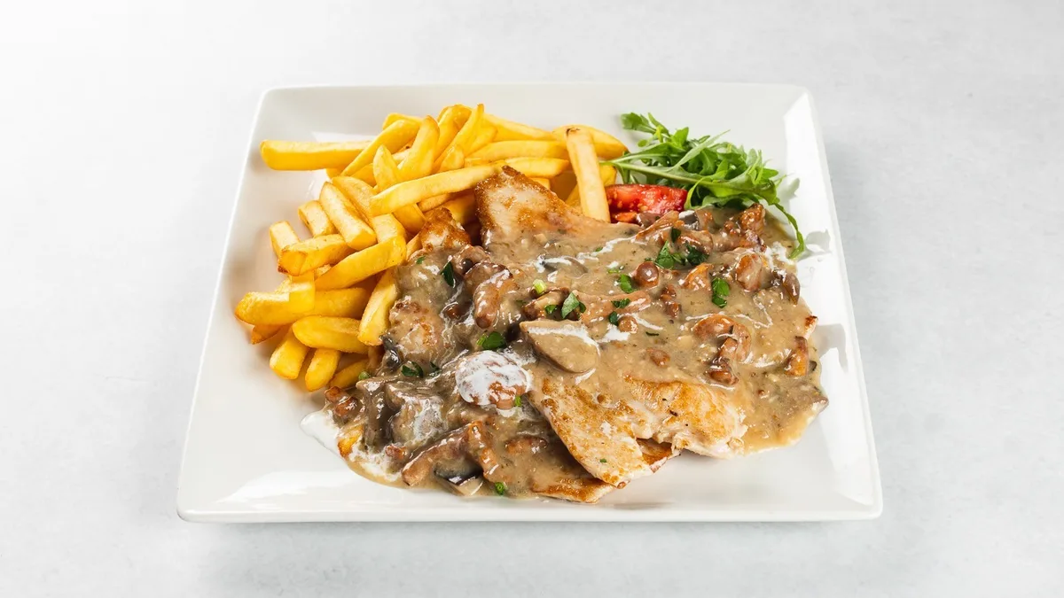Piletina gorgonzola s prilogom