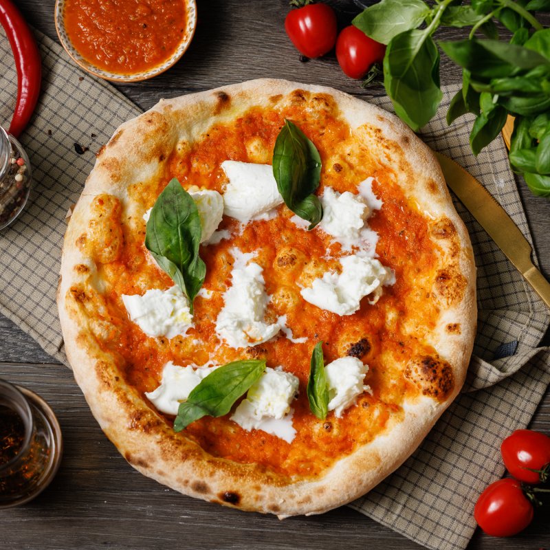 Cheesy Tomato Pizza