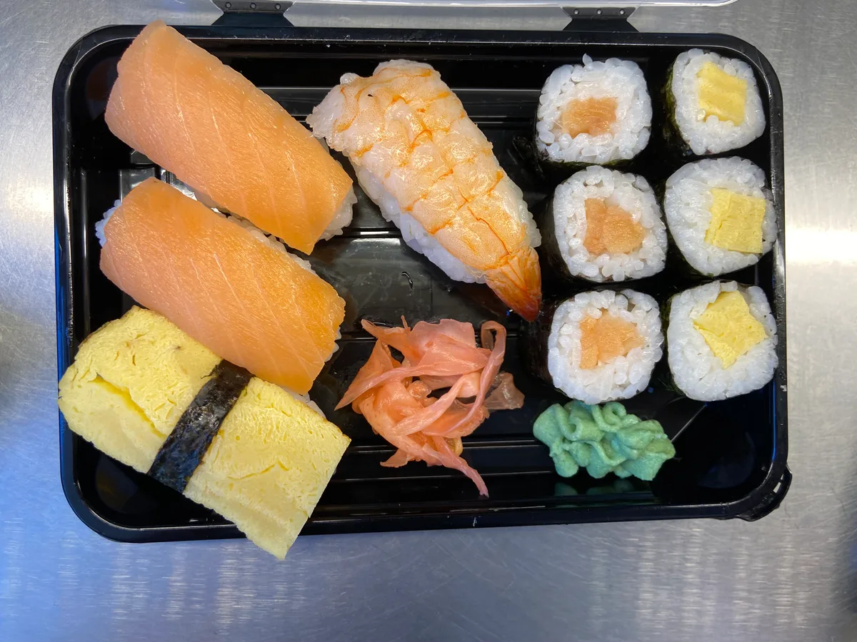 F2 10-piece sushi mix