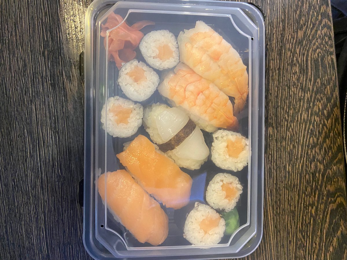 F9 11-piece sushi mix
