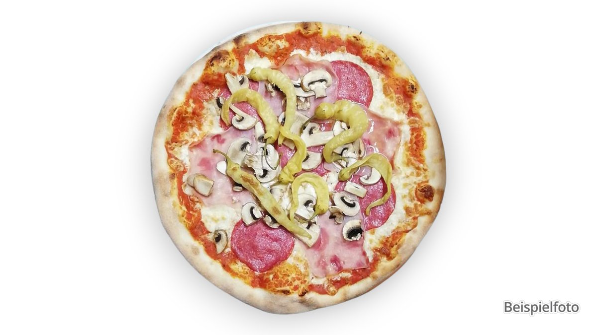 41. Pizza mit Champignons, Salami, Schinken und Peperoni