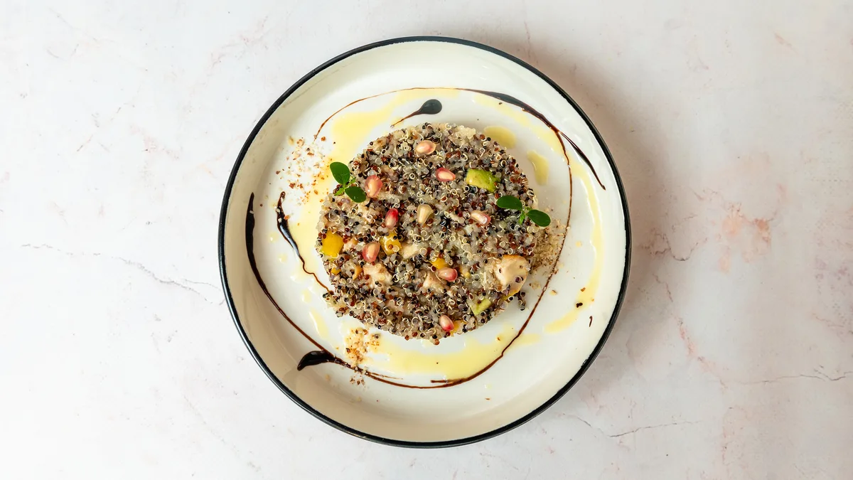 Sallatë Quinoa