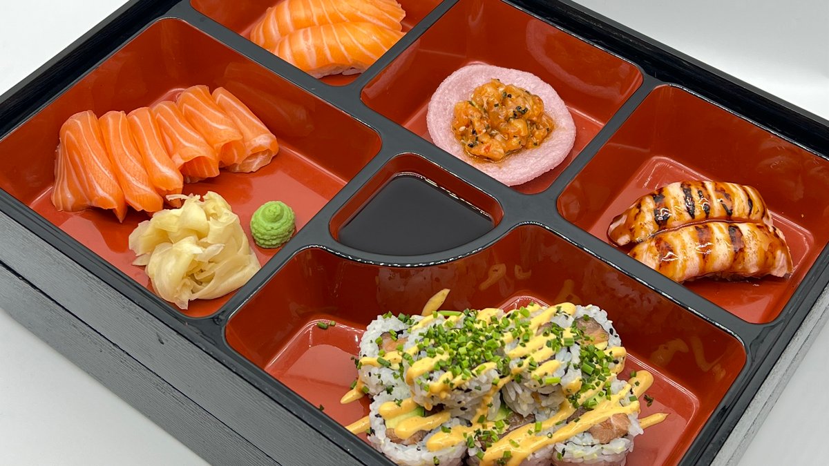 SALMON BOX - 19 PCS