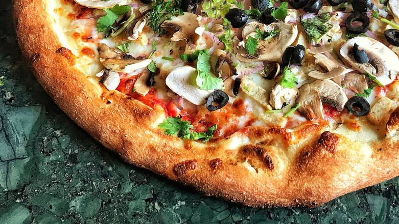 10"  Chicken Mushroom Pizza