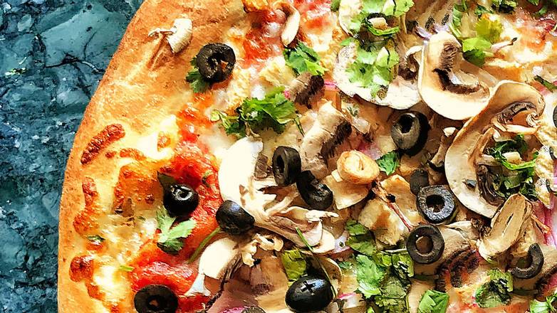 12" Chicken Mushroom Pizza