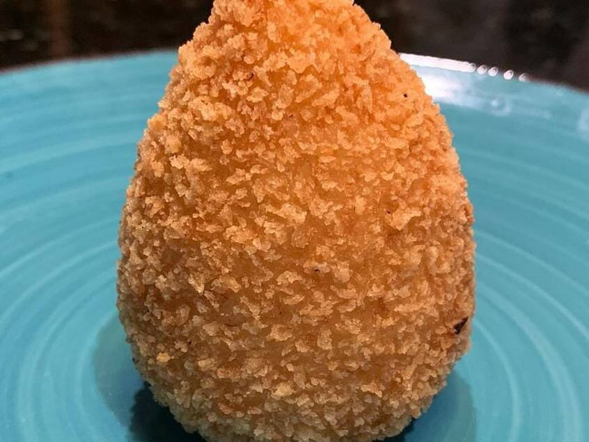 Sushi Coxinha ( Salmão Em Cubos)