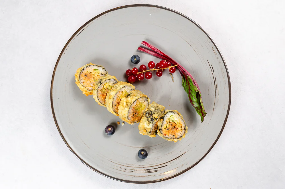 Futomaki sałatka surimi (cała rolka w panko)