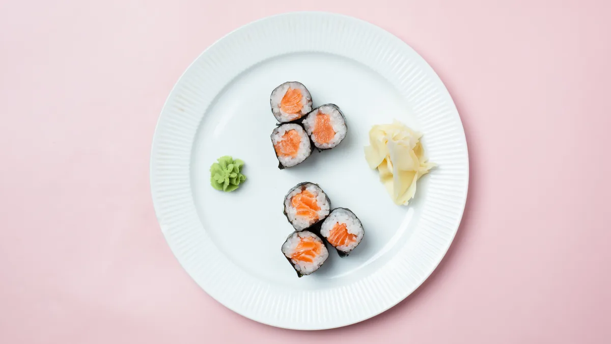 10. Lachs Maki