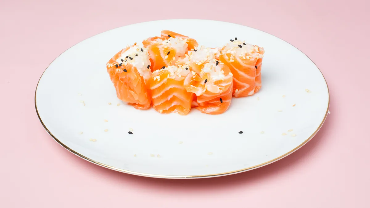27. Lachs Maki Rollen